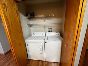 920 W Cherry St in North Liberty, IA - Building Photo - Building Photo