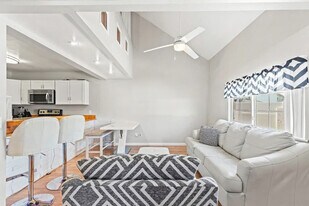 5218 Beach Dr in Panama City, FL - Building Photo