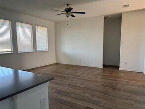 5748 Morvich Dr in Heartland, TX - Building Photo - Building Photo