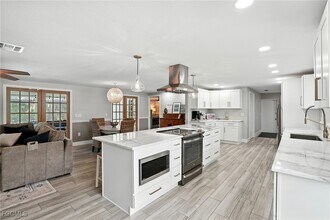 1250 Kasamada Dr in Ft. Myers, FL - Building Photo - Building Photo