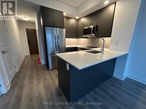 3240 William Coltson Ave in Oakville, ON - Building Photo - Building Photo