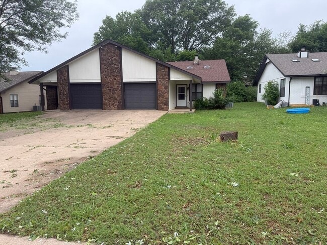 property at 1206 Whipporwill Ln