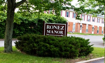 Ronez Manor Apartments in Springfield, OH - Building Photo - Building Photo