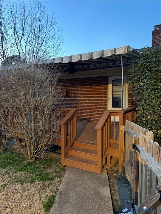 9131 Mapleview Ave in Richmond, VA - Building Photo