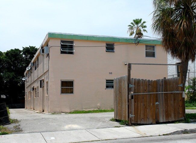 519 SW 5th St in Miami, FL - Building Photo - Building Photo