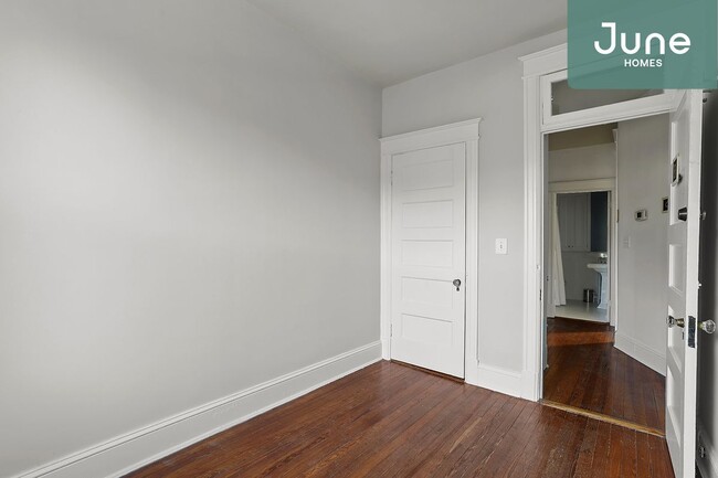 1660 Irving St NW-Unit -B in Washington, DC - Building Photo - Building Photo