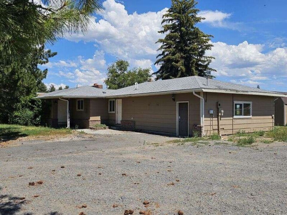 19320 OR-140 in Dairy, OR - Building Photo