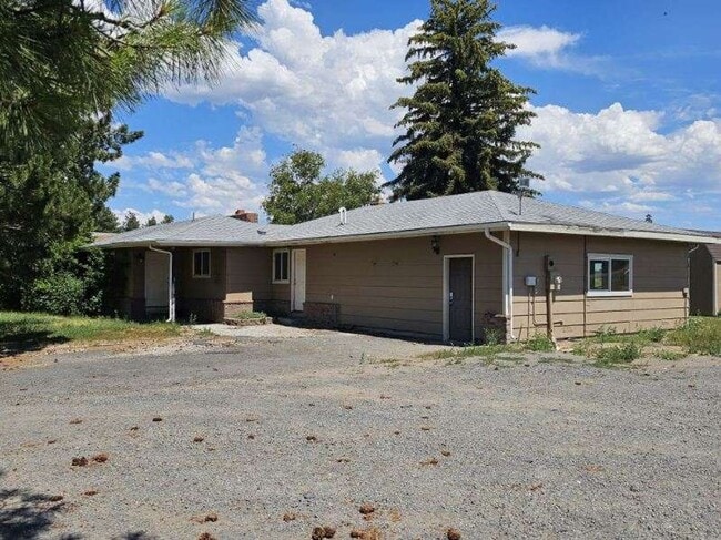 property at 19320 OR-140