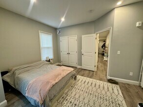 120 Pitman St, Unit 2L in Providence, RI - Foto de edificio - Building Photo