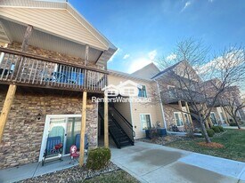 2000 Meadow Ct in Des Moines, IA - Building Photo