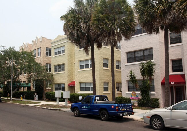 515 Columbia Dr in Tampa, FL - Foto de edificio - Building Photo