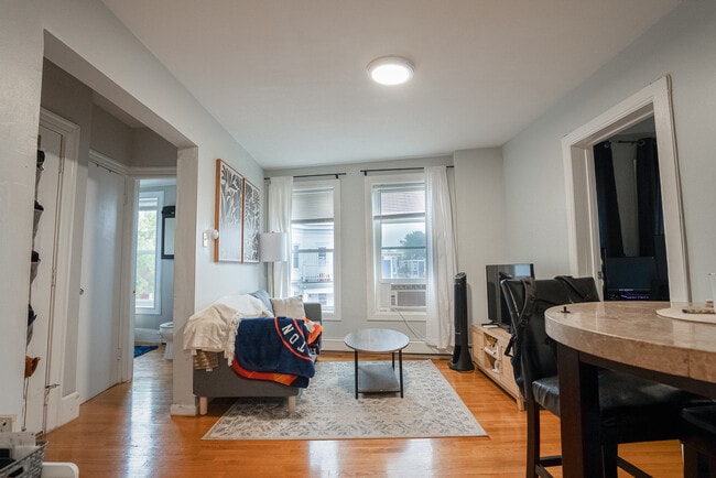 84 Savin Hill Ave, Unit 3 in Boston, MA - Building Photo - Building Photo