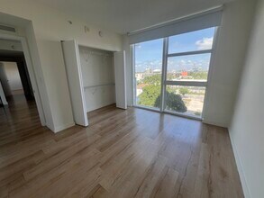 1524 NE Miami Pl, Unit B1 in Miami, FL - Building Photo - Building Photo