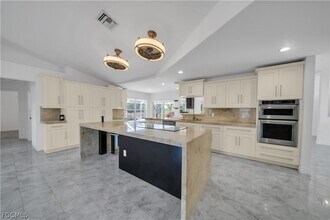 3305 5th St SW in Lehigh Acres, FL - Building Photo - Building Photo