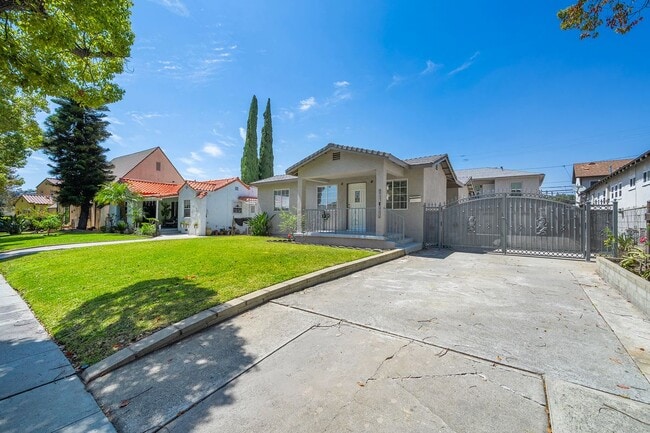 property at 3025 Sherwood Ave