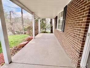 2409 High Ave in Vestal, NY - Building Photo - Building Photo