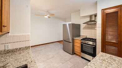 5819 Jamieson Ave, Unit 5823 in St. Louis, MO - Building Photo - Building Photo