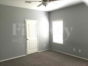 7876 Galleon Field Ln in Cypress, TX - Foto de edificio - Building Photo