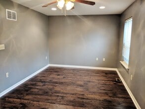20 Normans Ford Dr in Sicklerville, NJ - Building Photo - Building Photo