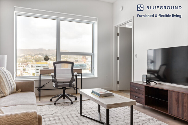 6390 De Longpre Ave-Unit -FL17-ID722 in Los Angeles, CA - Building Photo - Building Photo