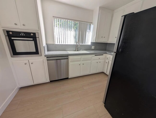 11224 Richland Ave in Los Angeles, CA - Building Photo - Building Photo