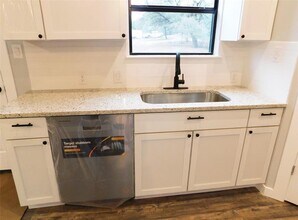 207 Laurel Ln in Spicewood, TX - Building Photo - Building Photo
