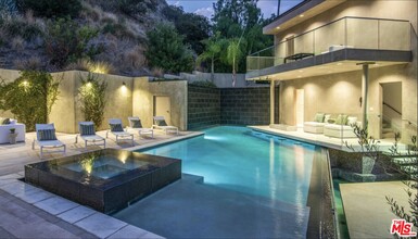 7801 Hillside Ave in Los Angeles, CA - Building Photo - Building Photo