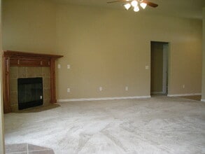 833 SW 40th St in Moore, OK - Foto de edificio - Building Photo