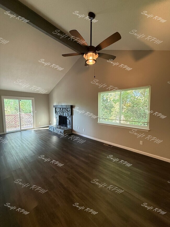 6453 Hallet St in Shawnee, KS - Building Photo - Building Photo