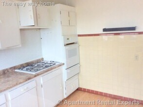 16 Braemore Rd in Medford, MA - Building Photo - Building Photo