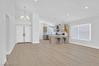 8 Barton Spring Cir in Henderson, NV - Building Photo - Building Photo