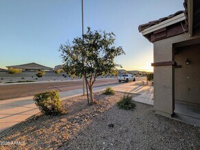 2404 W Roeser Rd in Phoenix, AZ - Building Photo - Building Photo