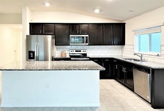 3540 74th Ave Cir E in Sarasota, FL - Building Photo - Building Photo