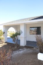 18351 Willow St in Hesperia, CA - Building Photo - Building Photo