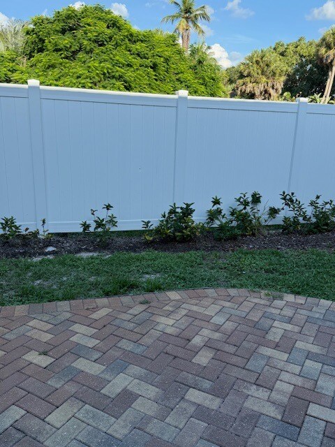 1201 Solana Rd in Naples, FL - Building Photo - Building Photo