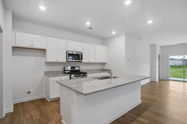 3853 Rustic Barn Wy in Loganville, GA - Foto de edificio - Building Photo