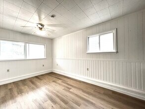 25818 19th Ave S, Unit #1 in Des Moines, WA - Foto de edificio - Building Photo