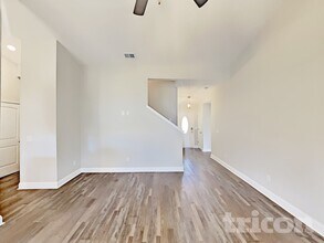 296 Fieldstone Ln in Springfield, TN - Foto de edificio - Building Photo