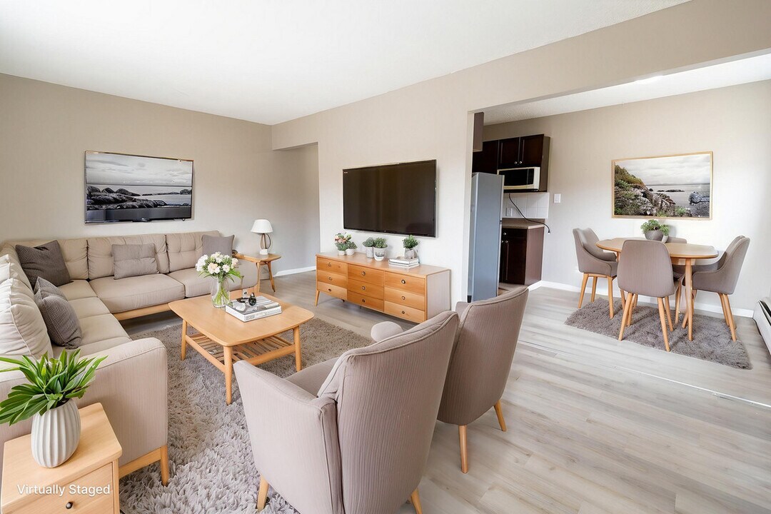 Cathy Manor in Calgary, AB - Building Photo