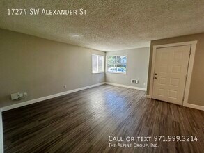17274 SW Alexander St in Beaverton, OR - Foto de edificio - Building Photo