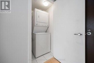 80 Western Battery Rd in Toronto, ON - Building Photo - Building Photo