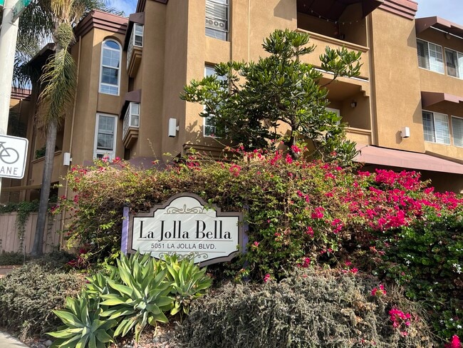 property at 5051 La Jolla Blvd
