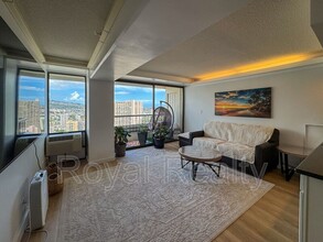 2333 Kapiolani Blvd in Honolulu, HI - Building Photo - Building Photo