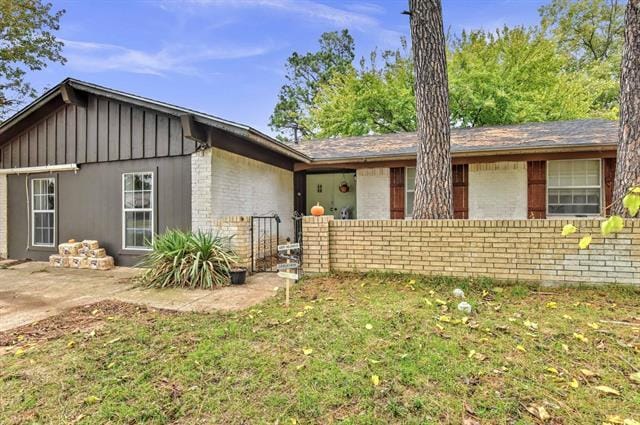 property at 2719 Shawn Dr