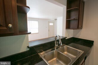 3024 Talking Rock Dr in Fairfax, VA - Building Photo - Building Photo
