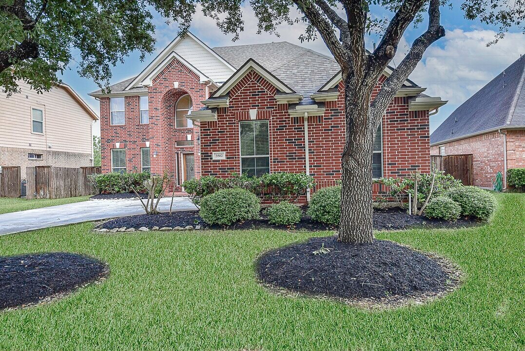 3502 Broadknoll Ln in Sugar Land, TX - Building Photo
