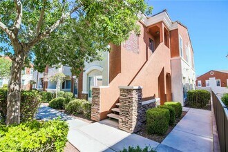 9303 Gilcrease Ave in Las Vegas, NV - Building Photo - Building Photo