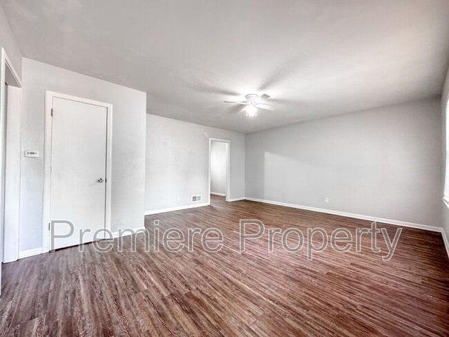 9024 E 74 Terrace in Raytown, MO - Building Photo - Building Photo