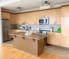 Williams Court C in Ottawa, ON - Building Photo