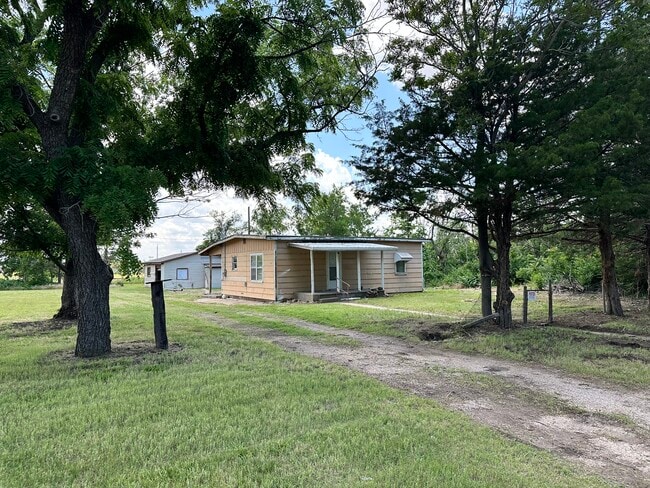 property at 537 E Ave E St
